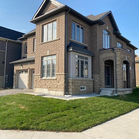 537 Veterans Dr Brampton On L7A 0C4ヴィラ エクステリア 写真