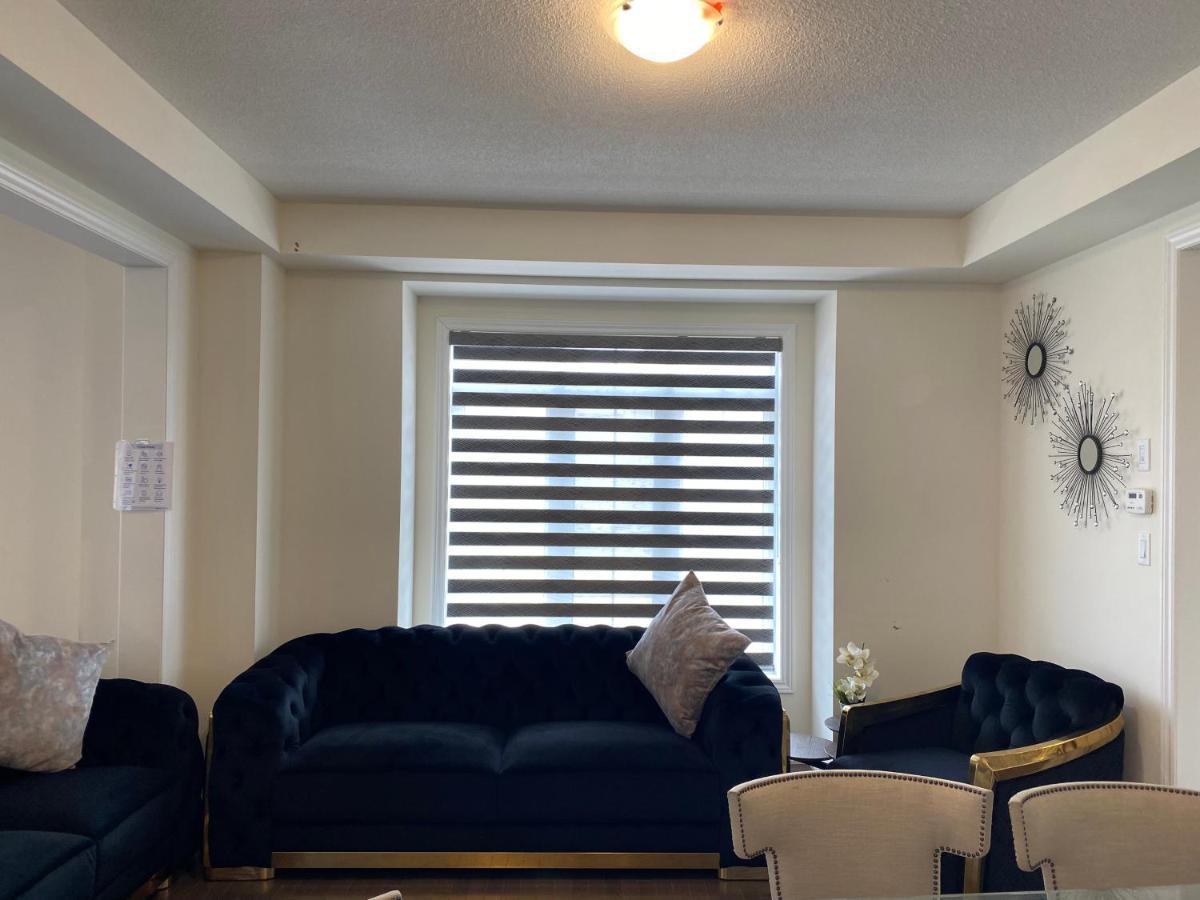 537 Veterans Dr Brampton On L7A 0C4ヴィラ エクステリア 写真